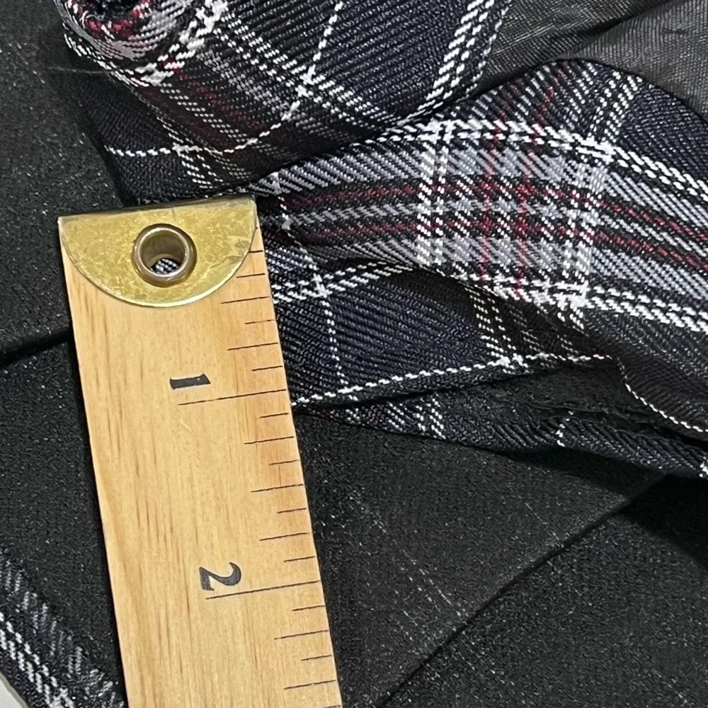 Juniors Plaid Pleated High Waist Mini Skirt w/ Built-In Shorts Black Grey Red XL - Picture 7 of 7
